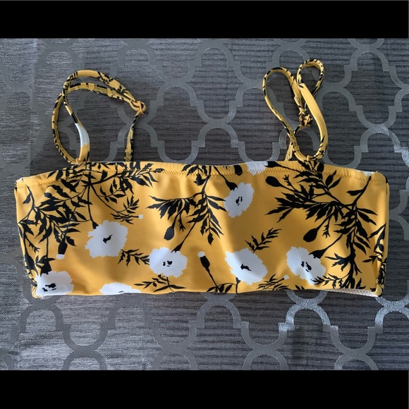 Never worn Roxy bikini top. - Picture 2 of 8